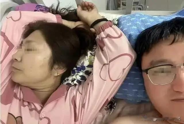当大学研究生爱上宿管阿姨
我们读书的时候隔壁有一个大学。一个挺漂亮的天津女生爱上