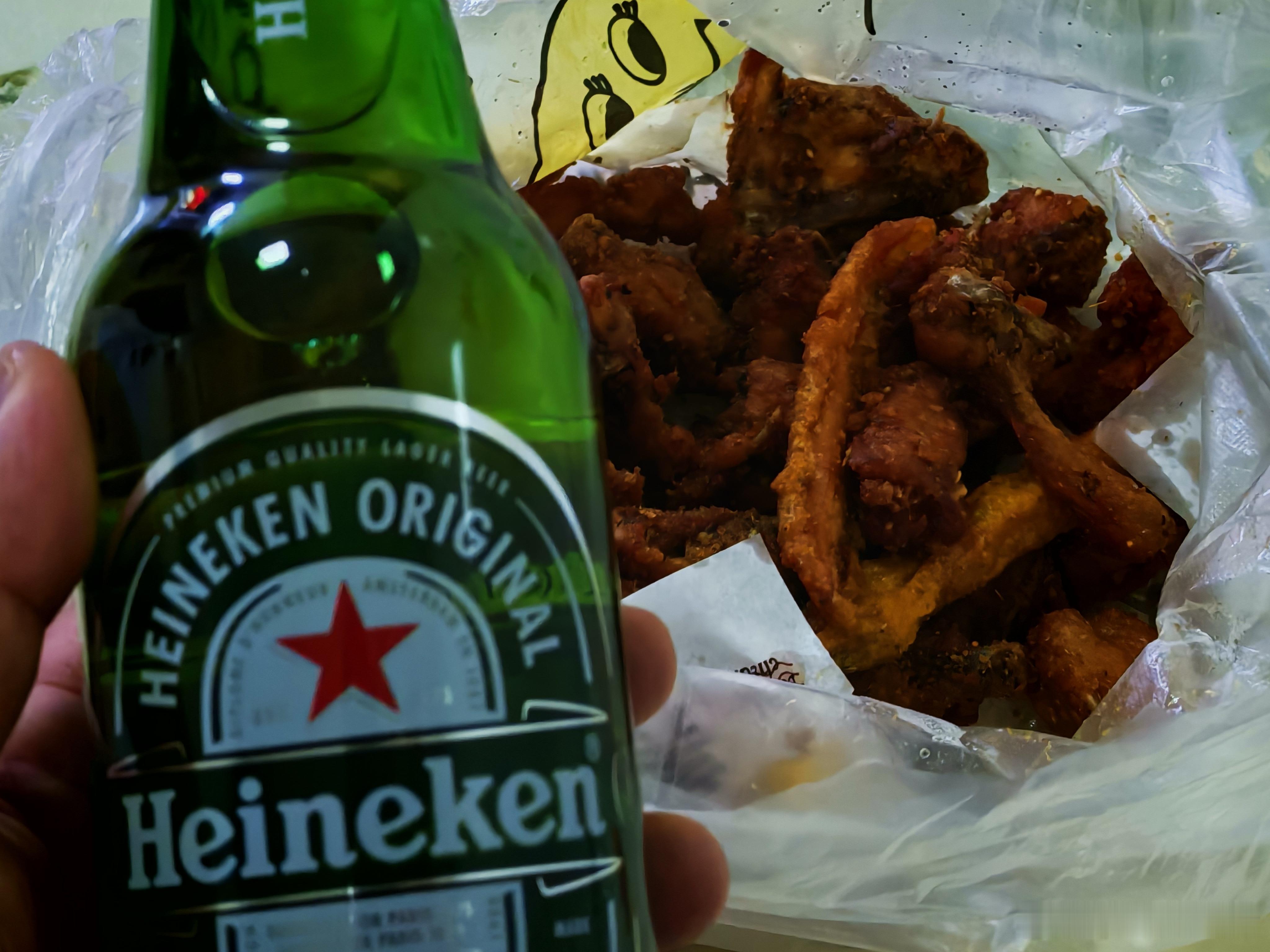 下雨天，啤酒配炸鸡，绝了！ ​​​
