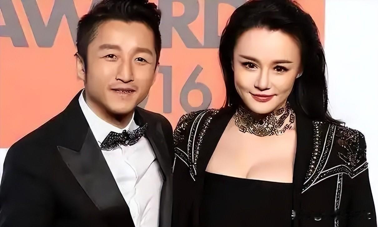 2亿债务压垮奥运拳王，丈母娘早年劝阻一语成谶
 
镜头里冉莹颖直播至深夜还债，邹