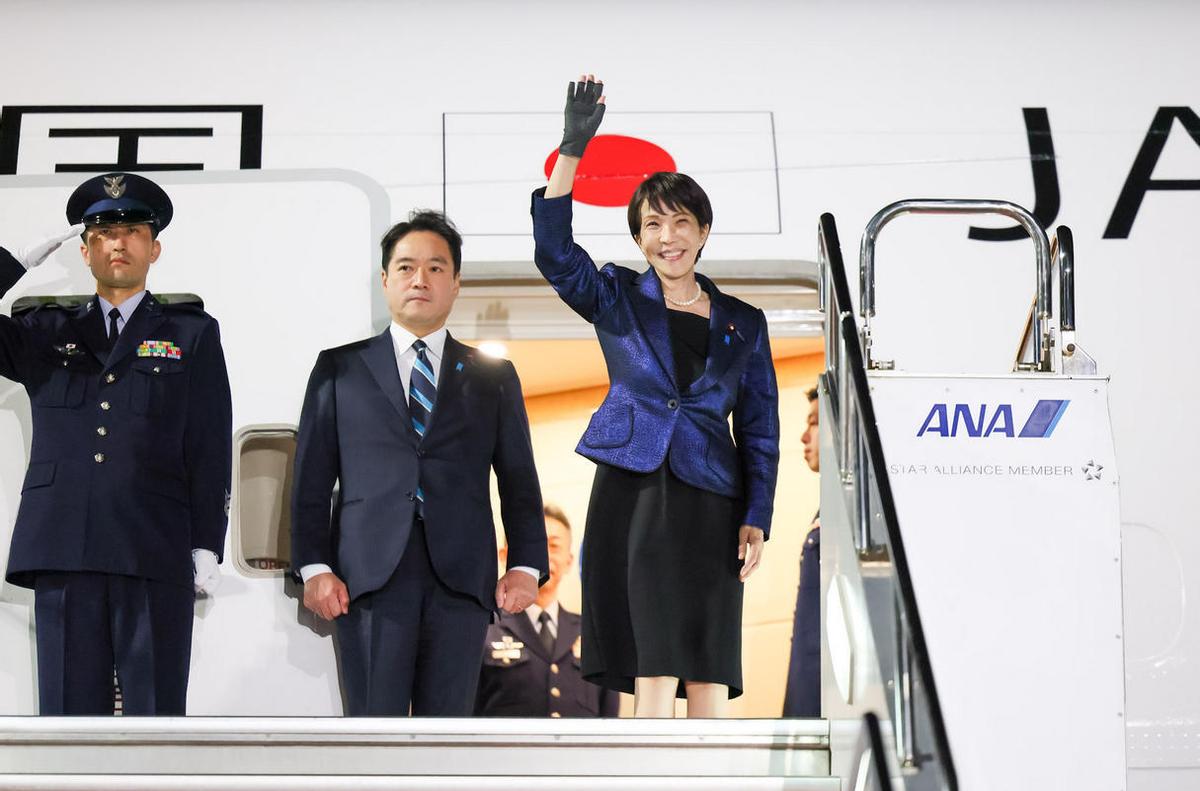高市早苗启程访美，重点议题不再是中国，而是拿出88万亿保全自己

日本首相高市早