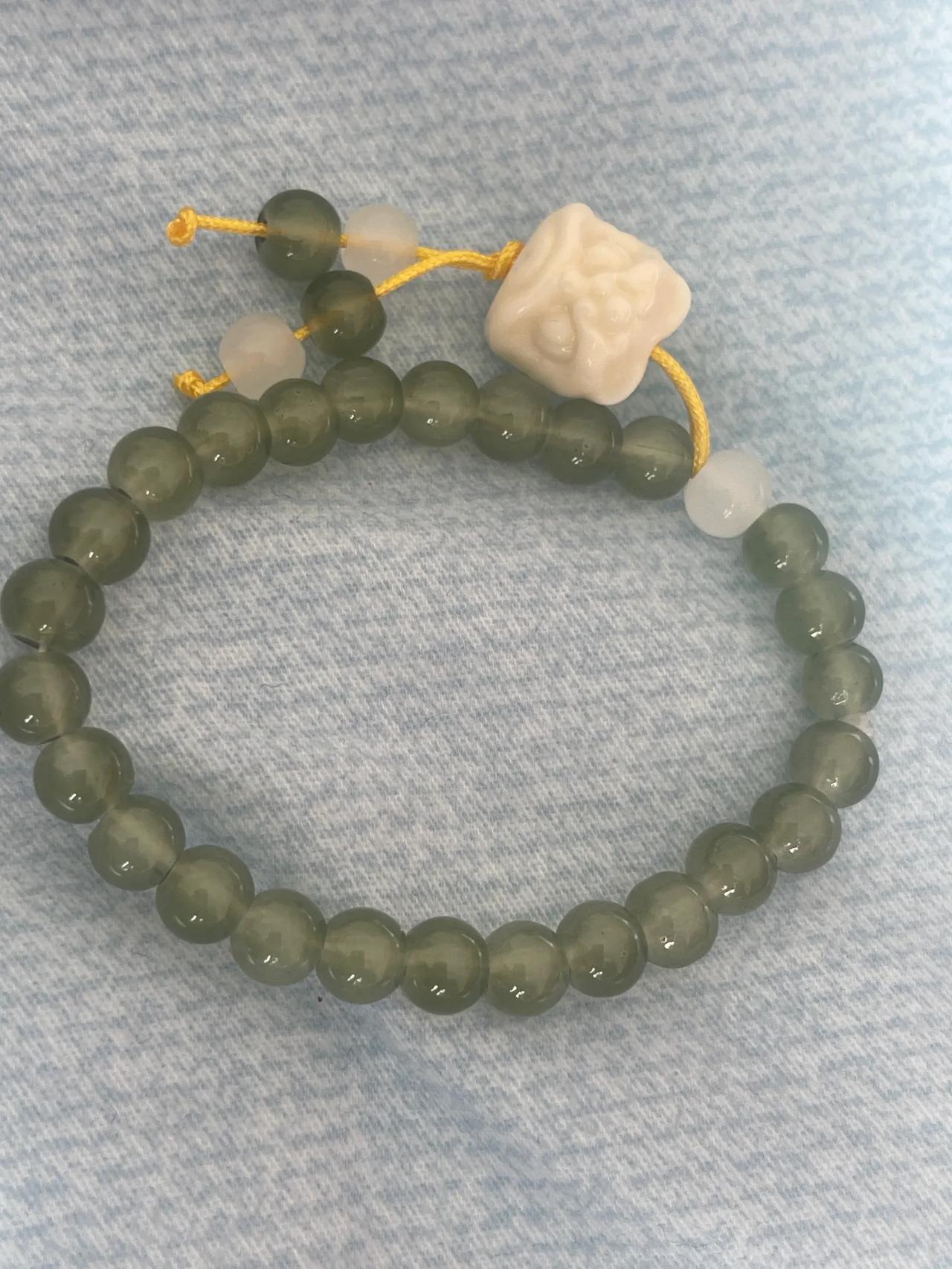怪不得拼多多这么火，超过了淘宝，这串手链看起来值多少钱？告诉你吧，一元九包邮，而