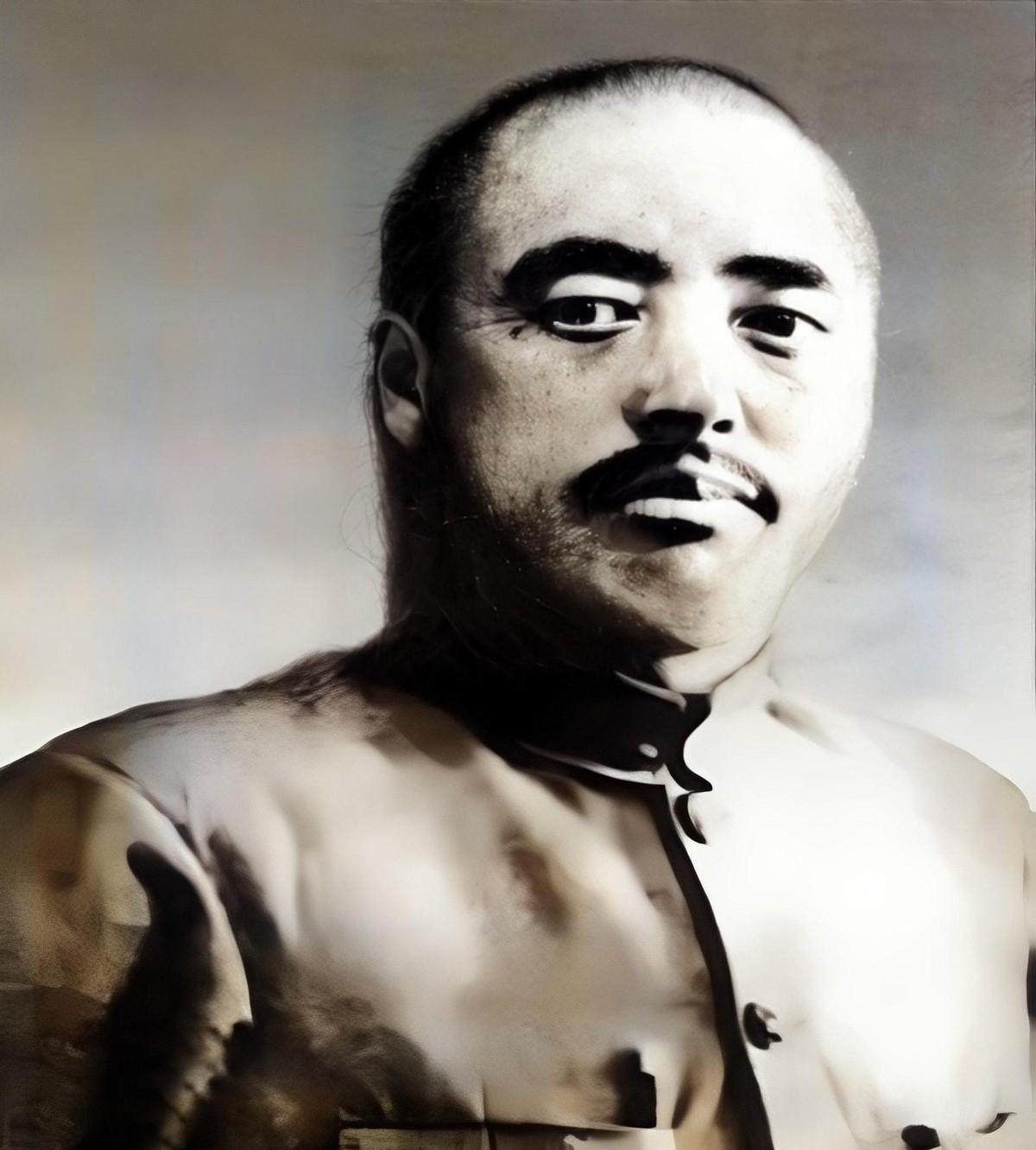 1937年，李服膺作为一个抗战前线的军长，他与日军死战10天10夜，谁曾想战斗刚