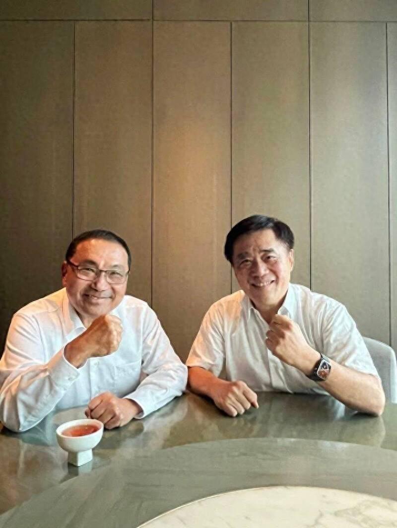 时值中秋佳节，中国国民党主席候选人郝龙斌下午与新北市长侯友宜会面。郝龙斌说，“侯
