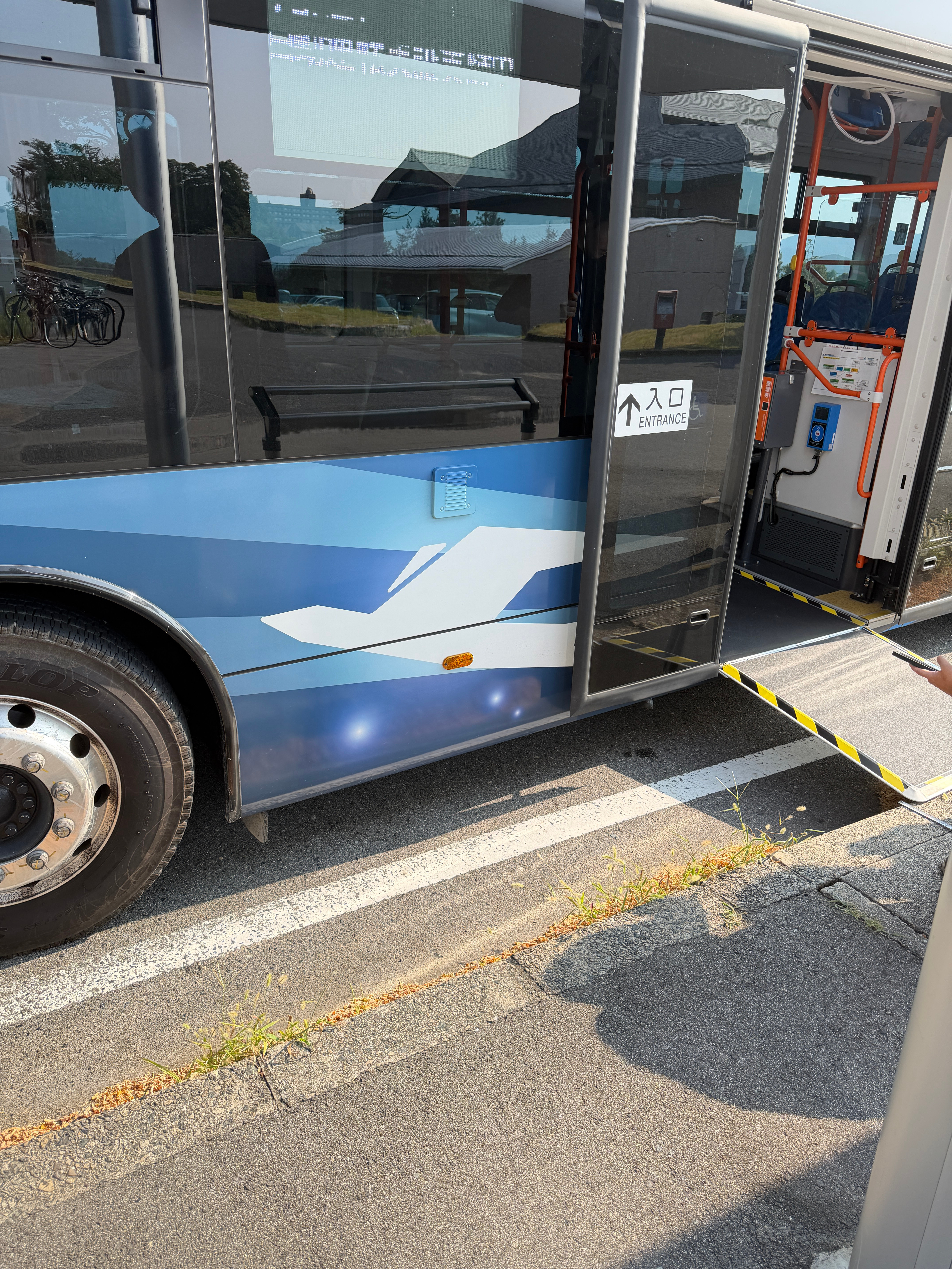 村里也是趁了自动公交车，不过我要搬走了赶不上凑热闹