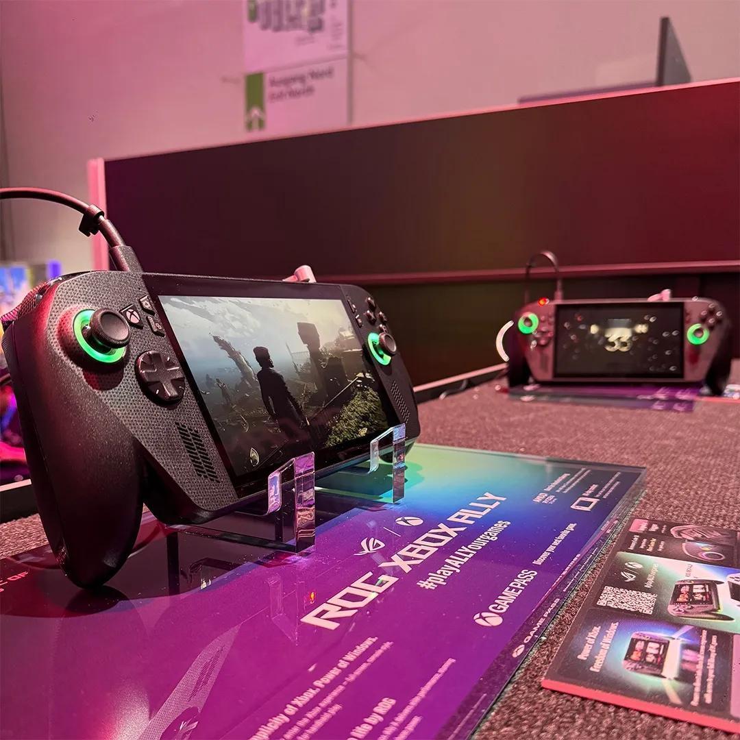 德国时间2025年8月20日，全新ROG XBOX掌机X于科隆国际游戏展2025