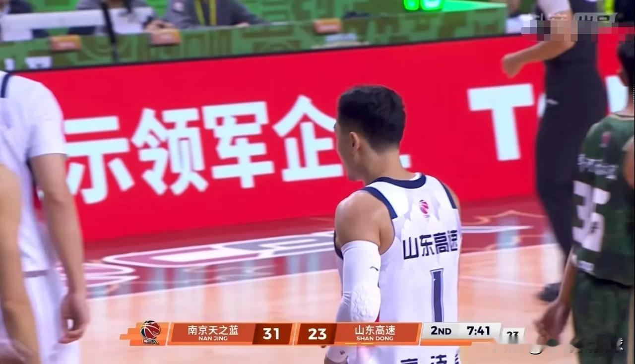 山东高速的球迷们，我忍不住要怒赞高诗岩！在今天山东高速客场以107:94击败南京