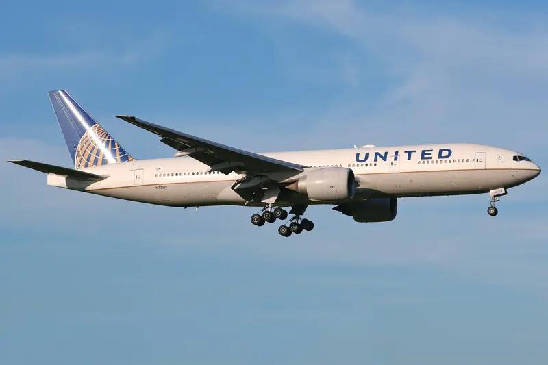 美联航这一决定就像一颗投入平静湖面的石子，激起了层层涟漪。原本计划前往以色列的旅