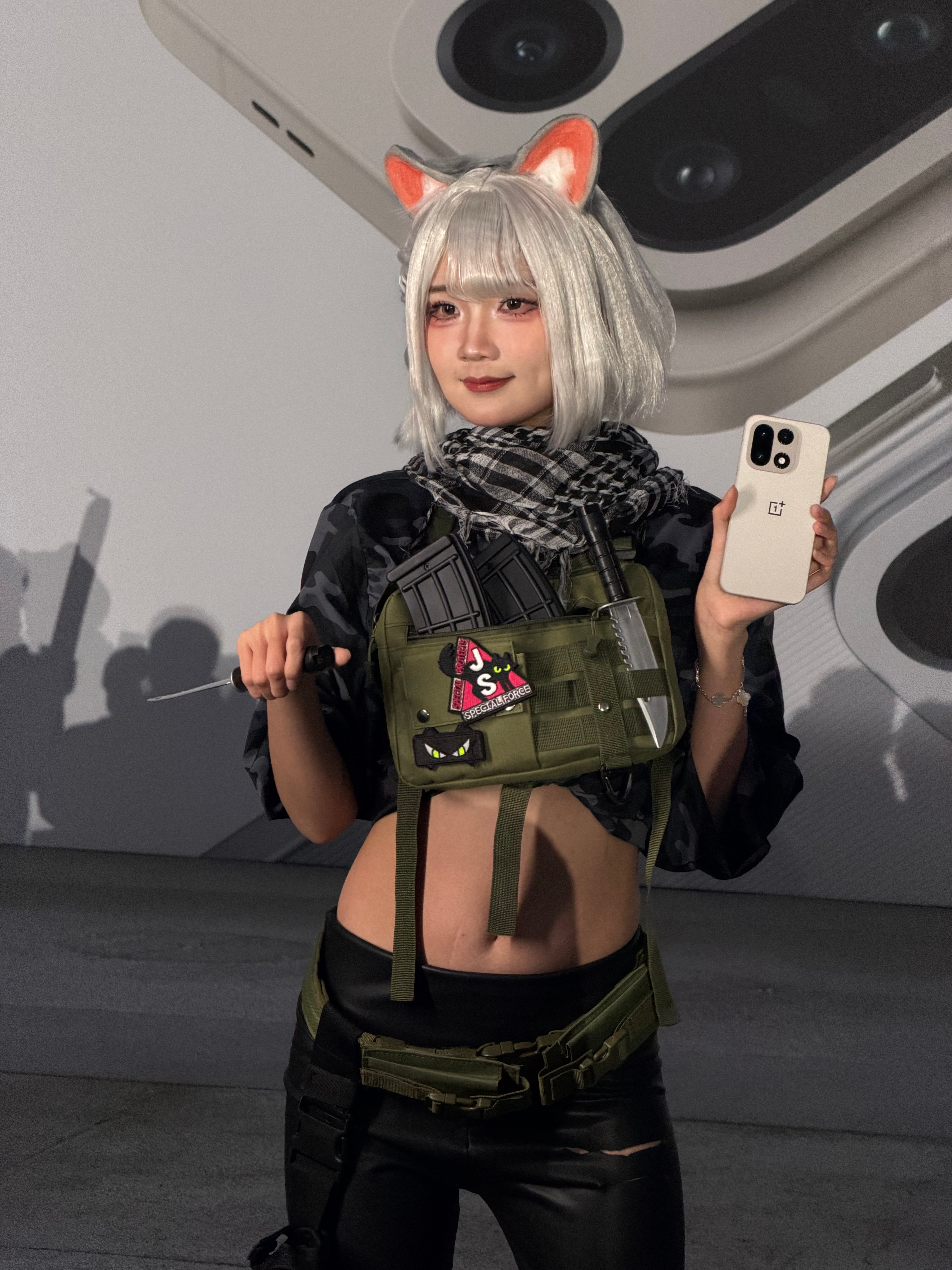 兄弟姐妹们，这手机真好看[色] ​​​