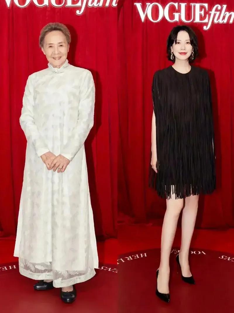 年龄盖过了海清，气质超过了海清，底气强过了海清，有怼的吗？能把年龄活出光彩来，有