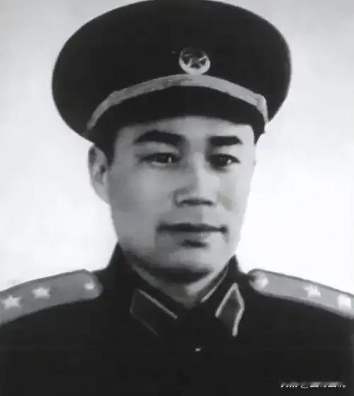 1949年，王近山已经离家19年了，为了能够见父亲一面，他专门派出两名工作人员前