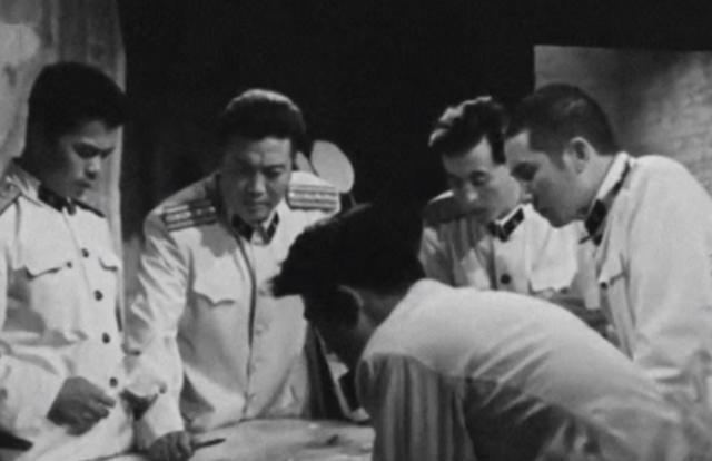 1990年，我军在南薰礁的11名战士失联。调查发现，6名战士惨遭杀害，剩下5人莫