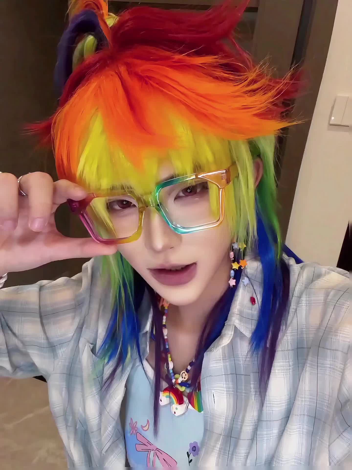 是彩虹音爆！