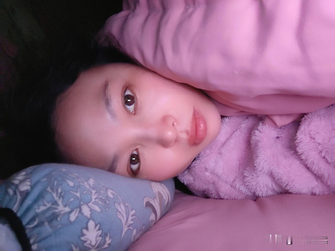 最近我是怎么了，总是梦到曾经的人？那个少年还是温柔的笑……
   都已经去世十多