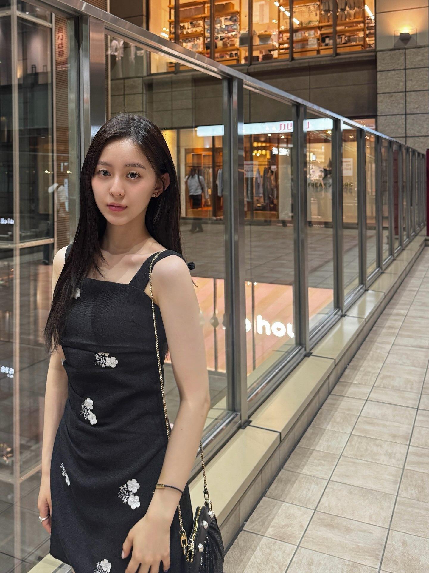 朴持厚 ins更新 