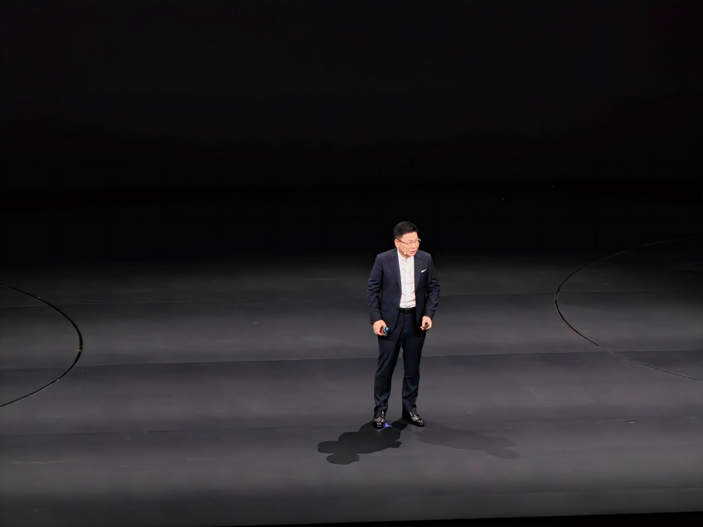 那个男人回来了