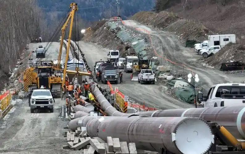 俄罗斯急得火烧屁股，天然气管道非要穿蒙古进中国，中国死活不松口。结果高志凯一句话