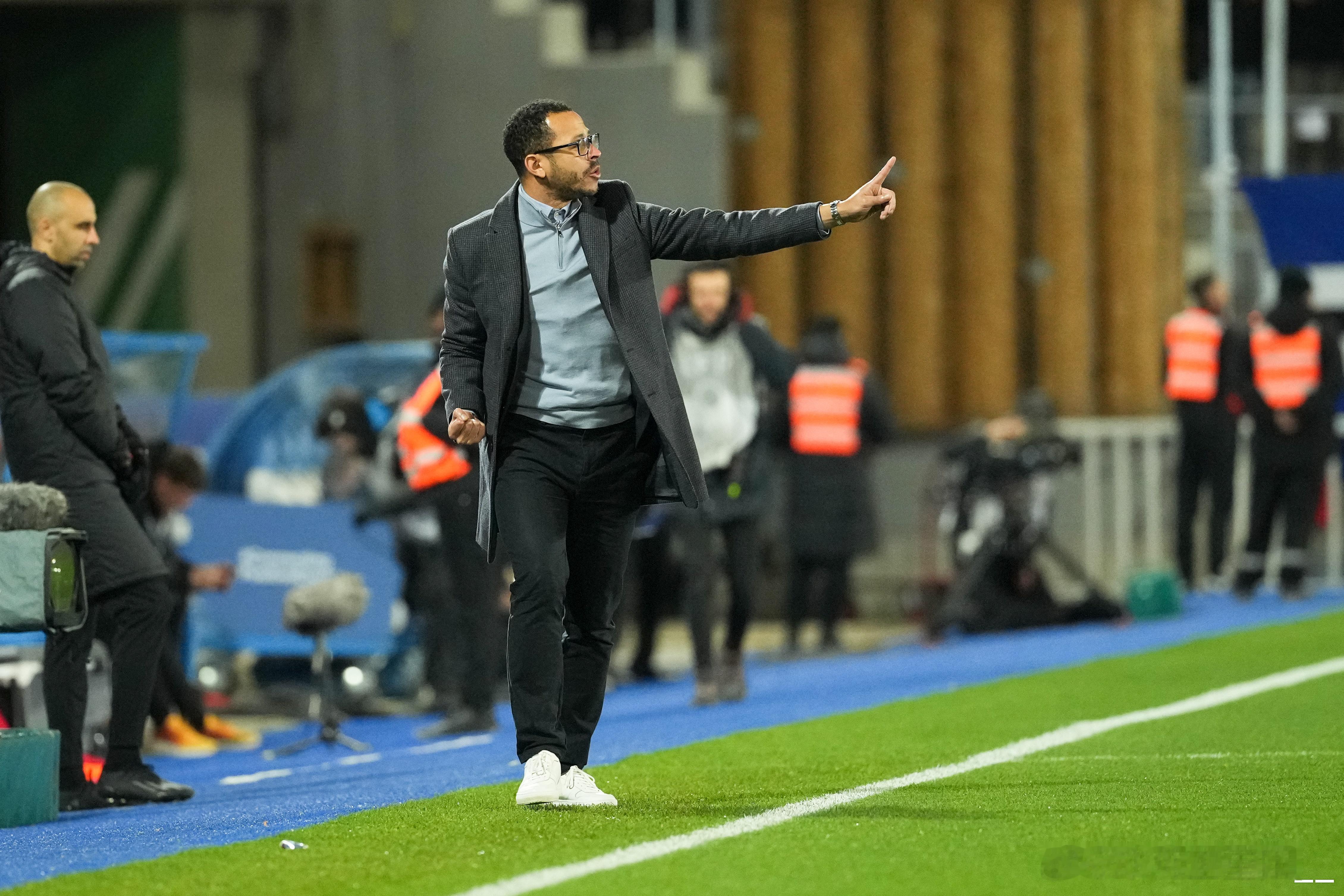 能做到吗？罗塞尼尔获6年长约，切尔西已52年没主帅能执教如此久切尔西体育大赏