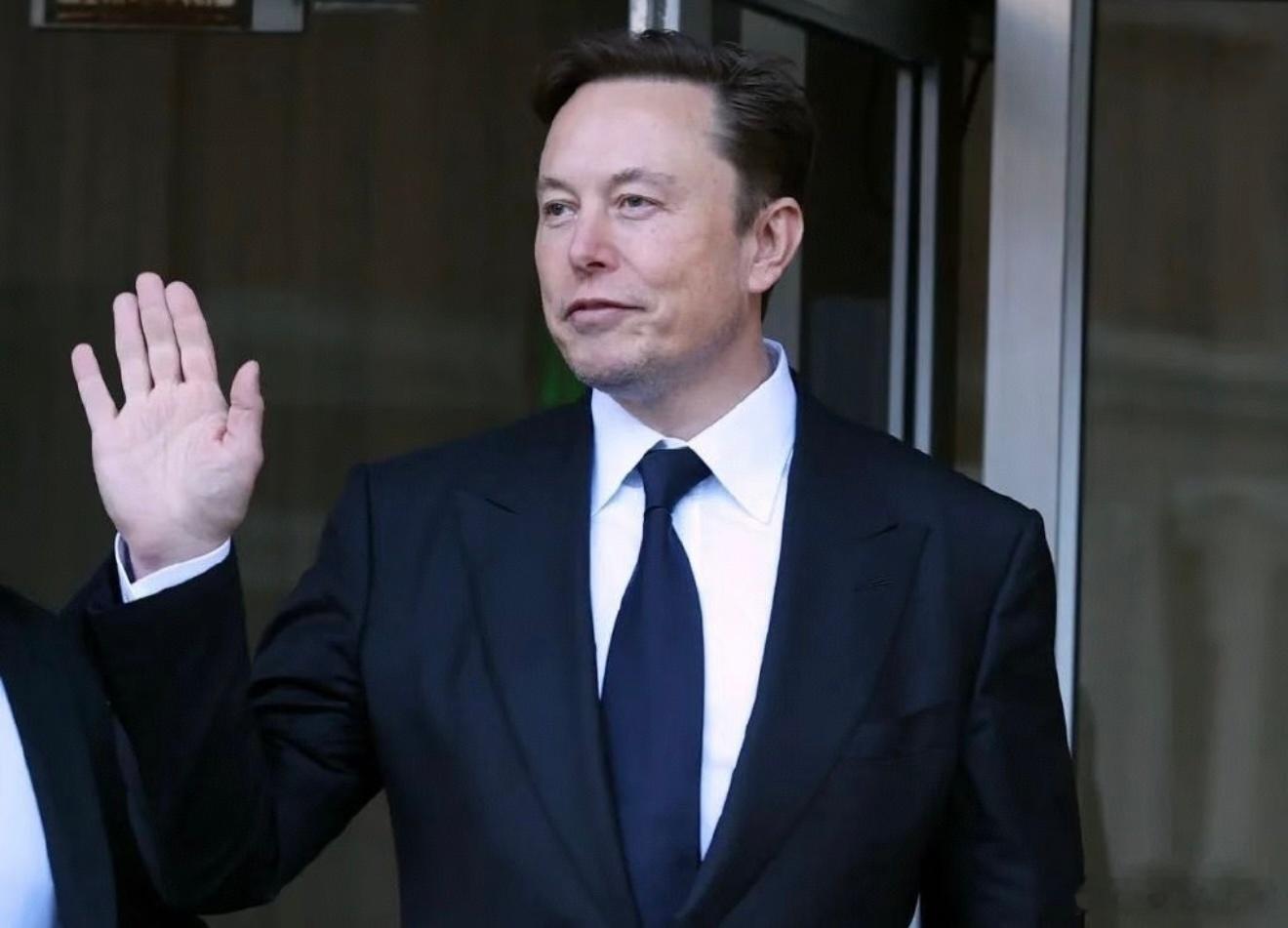 马斯克将X账号改回本名  马斯克又折腾他的X账号，这次把昵称换回本名“Elon 