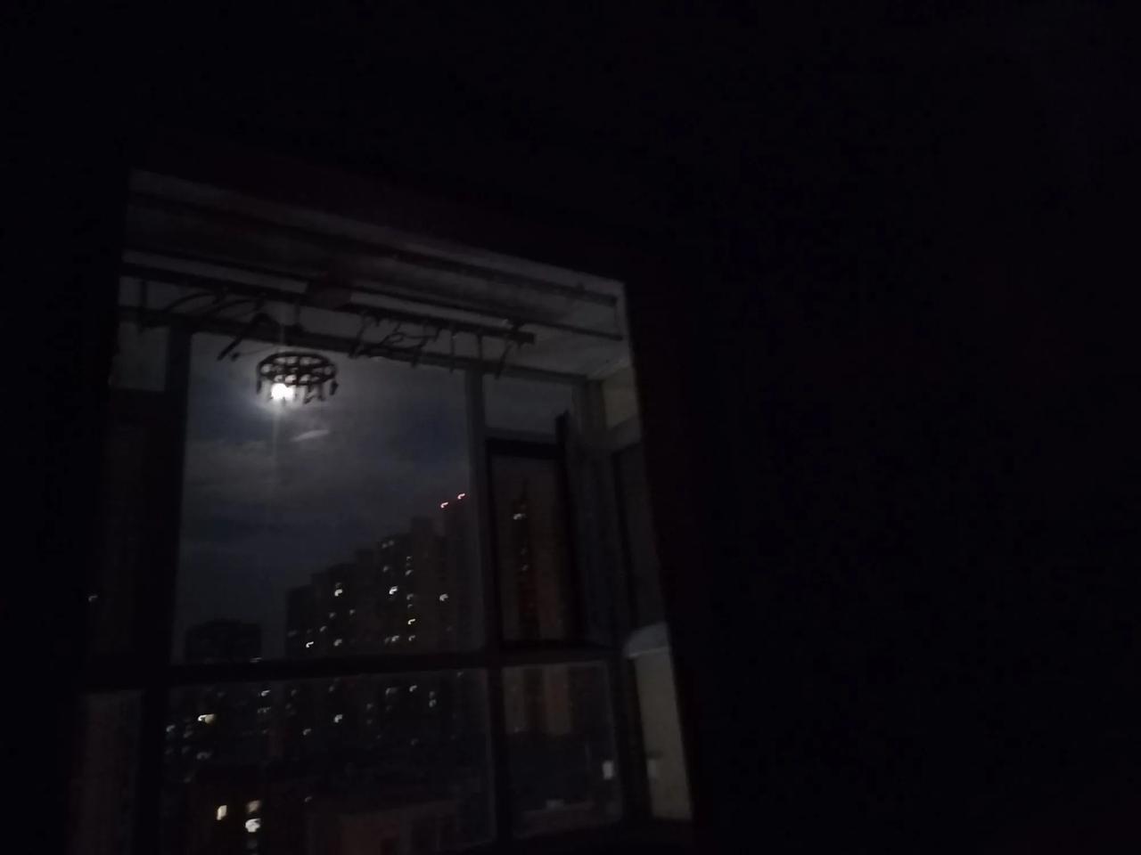 我轻易不对人说预测性的话，因为我感觉我的话太灵了，我好像有一种超能力，已经很多次