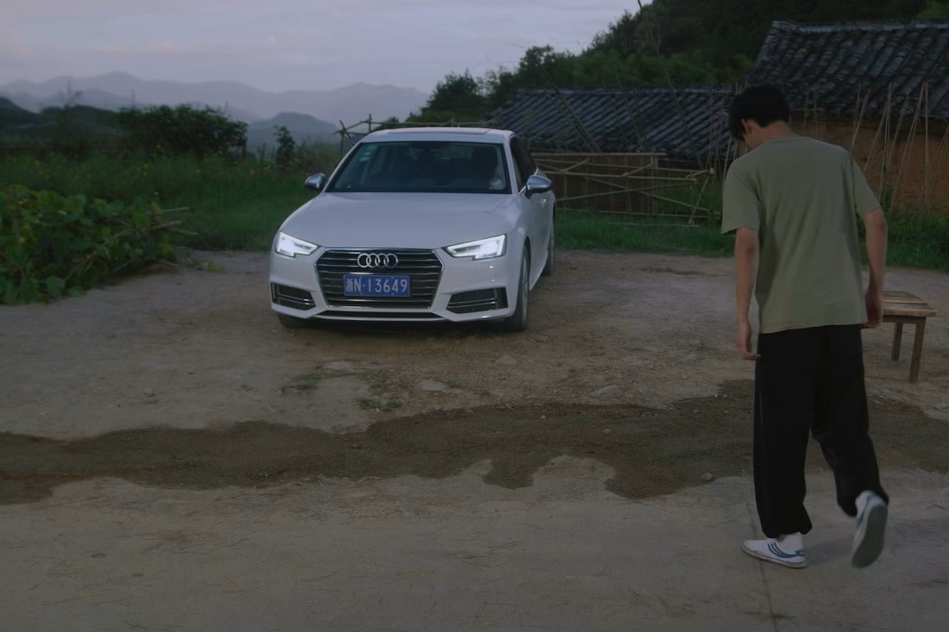 周柯宇把自卑高敏的李雾演出来了好会演啊周柯宇，完全把李雾自卑敏感的人设立起来了初