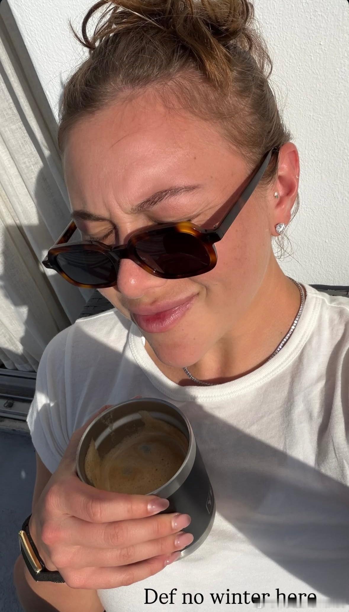 阿尼西莫娃！说自己在迈阿密待着就没有冬天❄️再加上有两个外甥Jaxon和Kylo