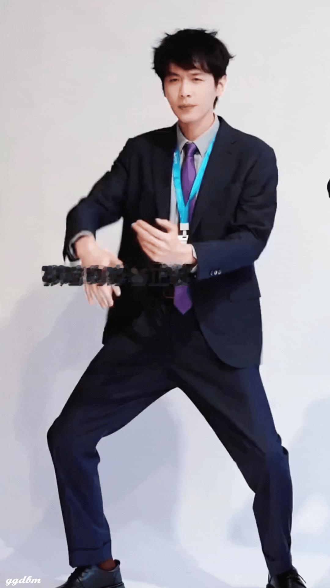 选择张若昀做我的职场发小我的上班搭子就不能是张若昀吗张若昀塑造的刘奔太讨喜，满怀