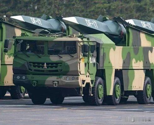6月25日国防部记者会上，外媒紧盯东风-17实弹发射曝光画面，追问中方是否在对外
