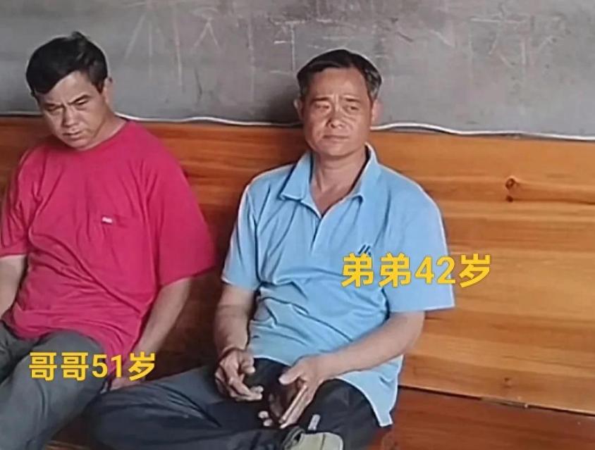 在广西贵港，一对亲兄弟，一个51，一个42,51岁的哥哥，因为脑梗，吃药就当饭吃