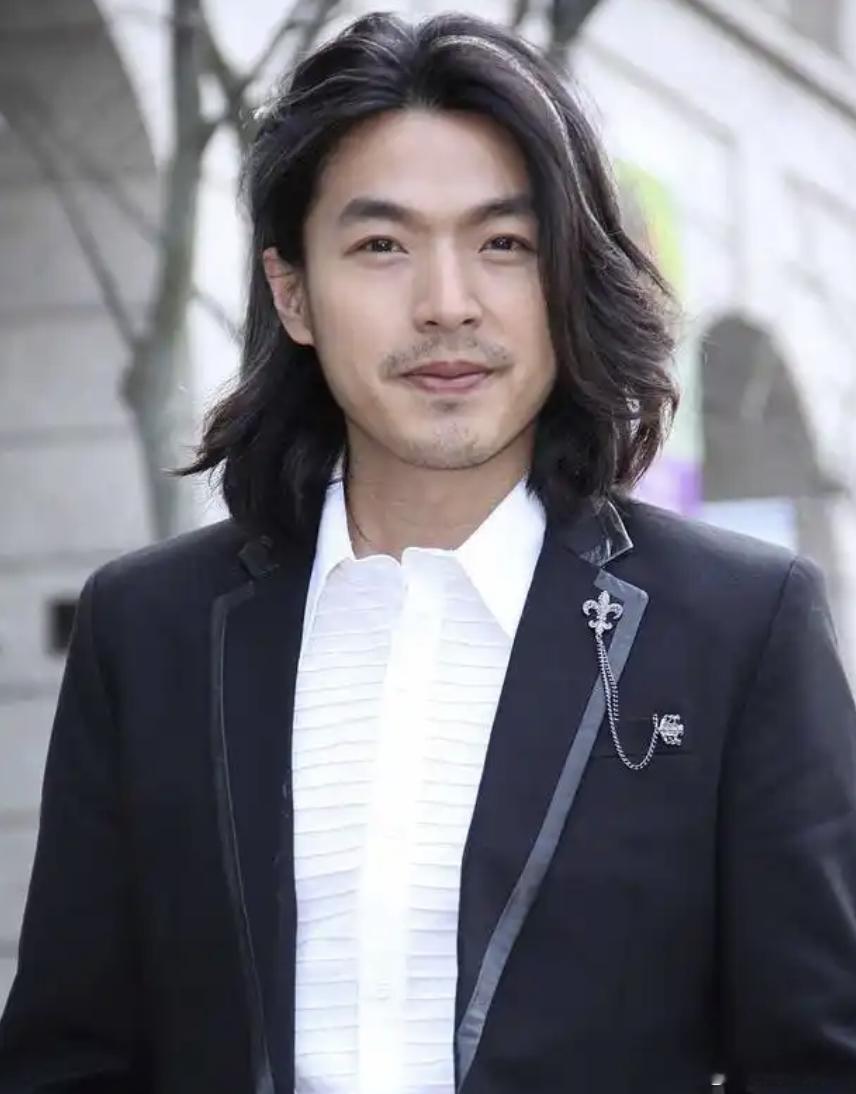 李威获刑1年10个月缓刑5年 今日，备受关注的台北精舍命案宣判。曾出演《放羊的星