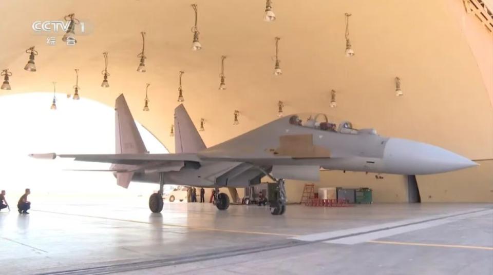 阵风与歼-16正面过招暴露短板，F-16不用比，硬指标已经输了。
中埃联训中，“