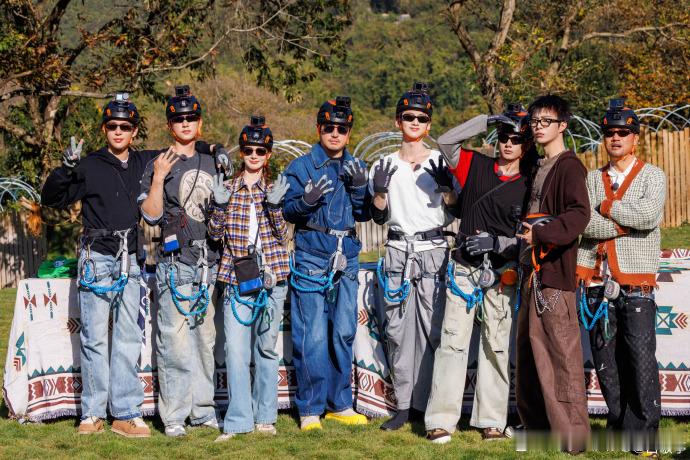 白敬亭白老五回归现在就出发白敬亭带着老鼠干回现发 白敬亭白老五回归现在就出发，白