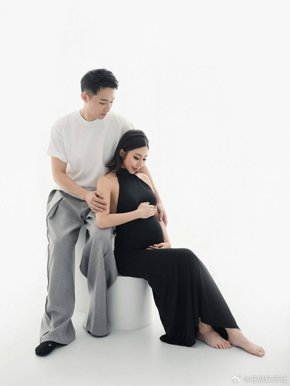 容天佑去年11月與拍拖8年的富家千金扶天恩（Winnie）拉埋天窗，婚後不夠3個