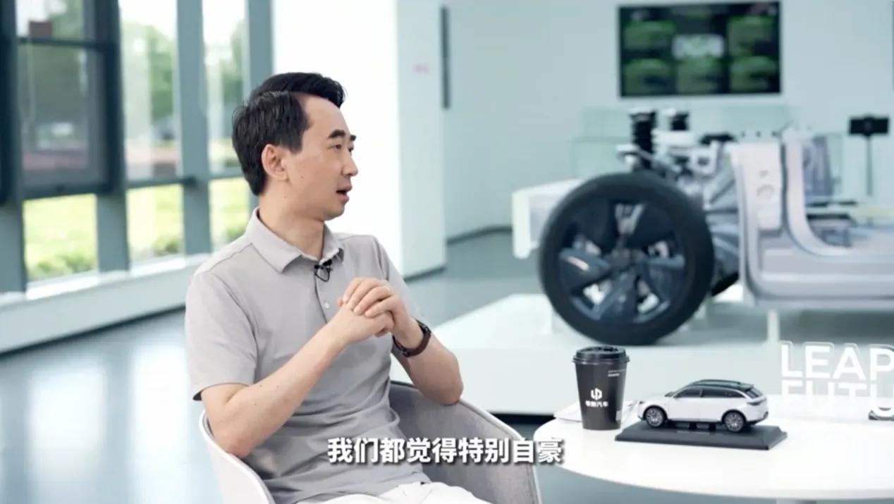零跑热销的本质仅仅只是因为“便宜”吗？刘润采访朱江明给出了不同解读。

这几年中