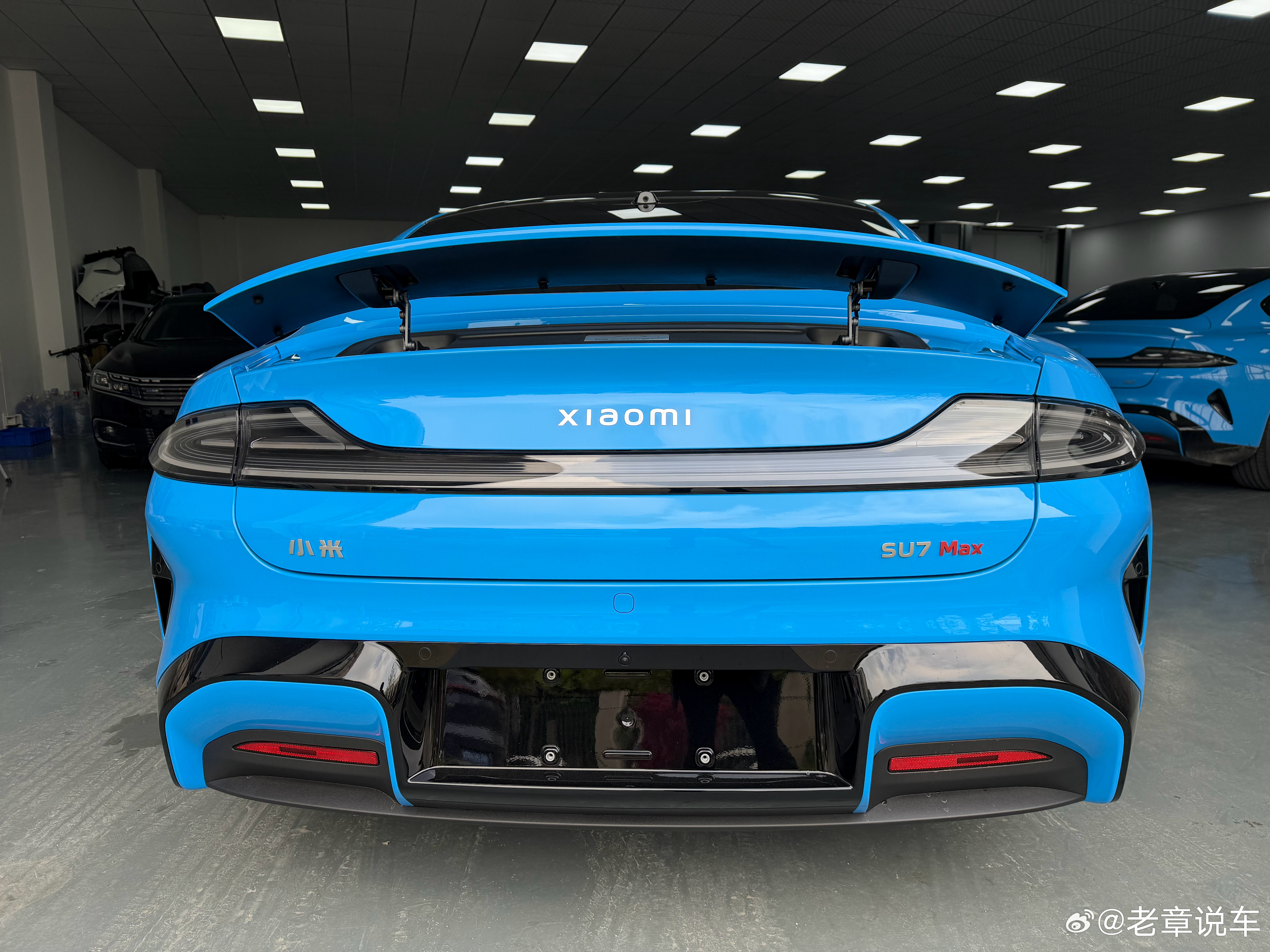 提车 长期自用车必须选浅色内饰！新一代su7