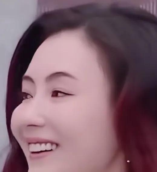 《他把“为家不打扮”唱成情话——谢霆锋这首歌，藏着婚姻里最珍贵的看见》

谢霆锋