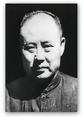 1957年，水利部长傅作义走进监狱，面对阶下囚老友陈长捷的八年怒火，他说了一句话