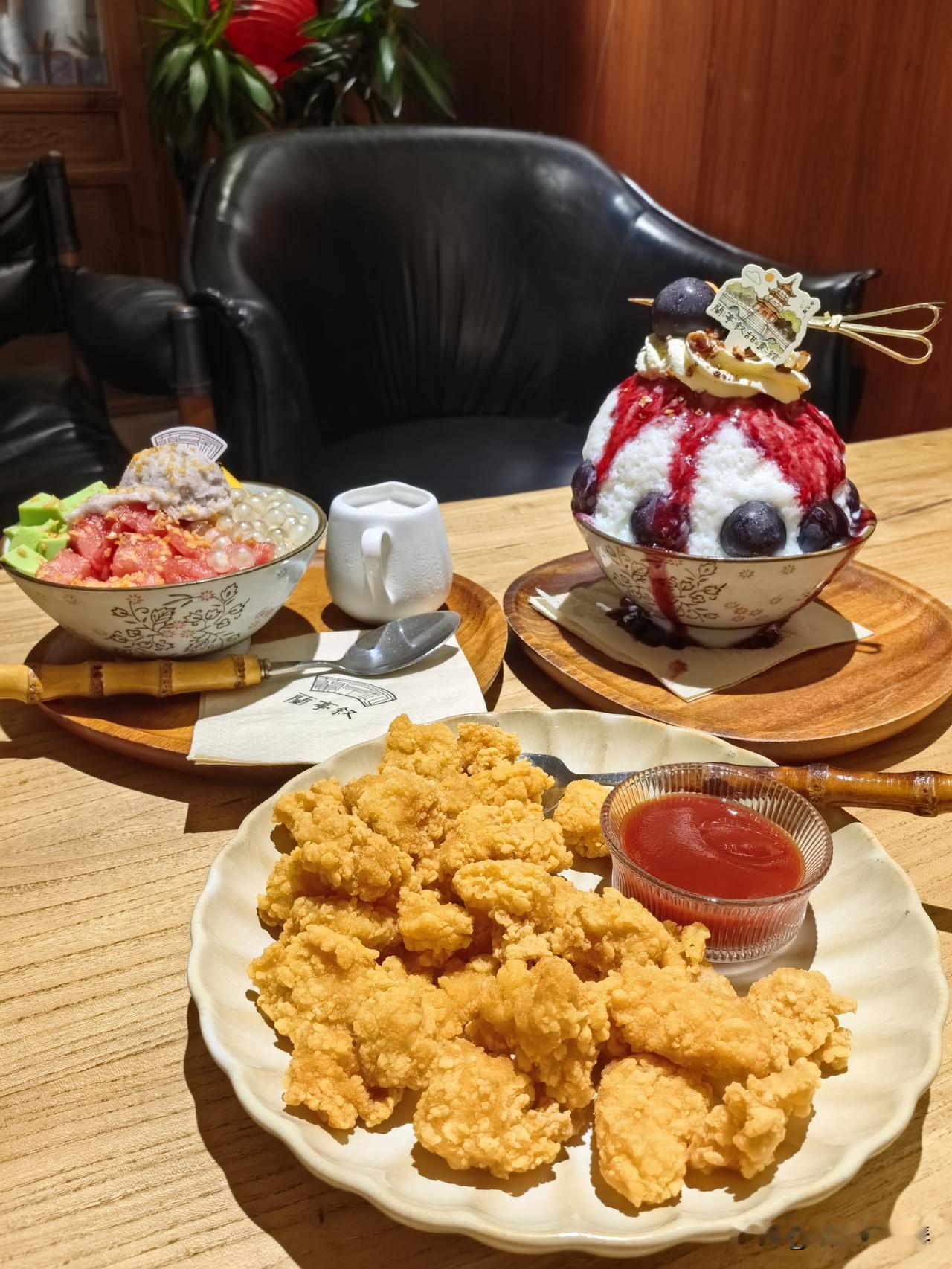 最近爱上了新中式糖水，惠州西湖附近这家店，超适合拍照打卡📸，食物也好吃😋😋