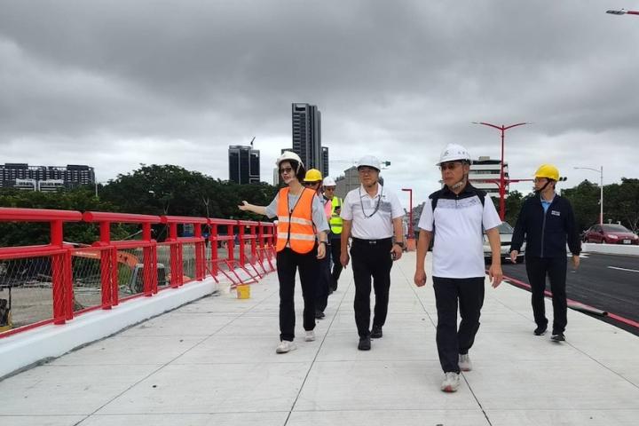 台湾高雄新建大桥类似日本“鸟居栏杆”遭骂翻　市府连夜涂白漆

梅花新闻网 黄楚甯