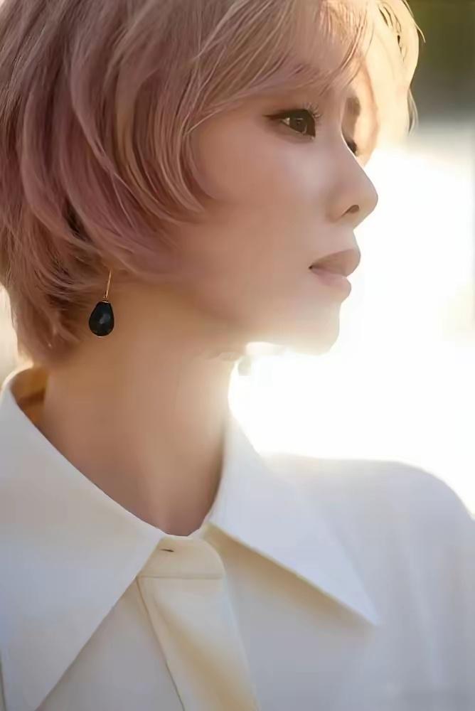 刘诗诗不是突然变美，而是芭蕾底子、长期自律、风格成熟和阅历沉淀叠加，让气质从清冷