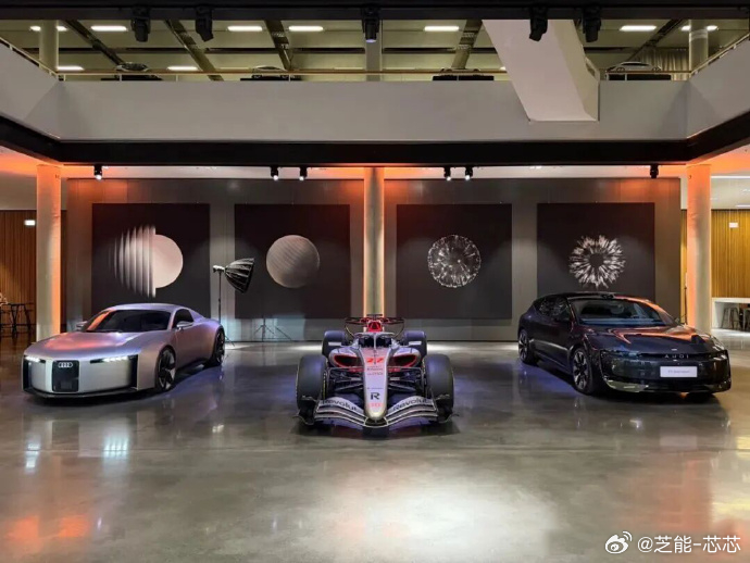 奥迪德国总部放了什么车  奥迪在德国总部摆出 “三车同堂” 展览，看点很足。Co