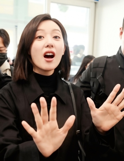 欧尼的小表情真可爱啊女神真的太会饭撒好美 ​  ​​​