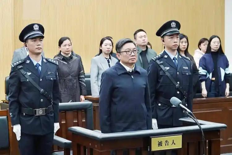 贪11亿仍不收手！前上司5年前伏法，他竟重蹈覆辙，这些数据太扎心
 
11.08