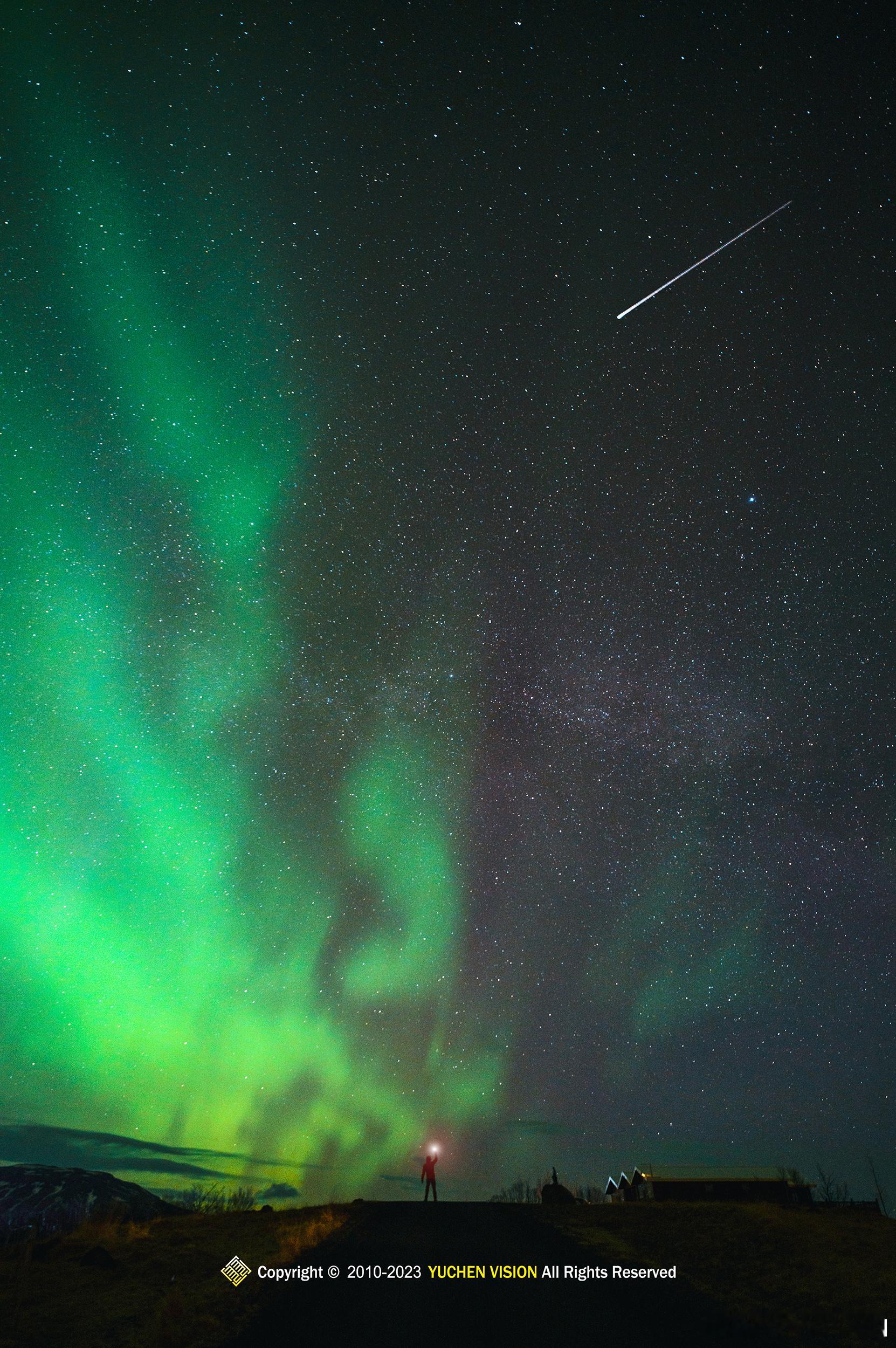 2024已过330天 早安[太阳]今年过得是真快啊，转眼就只剩一个月了，大家年初