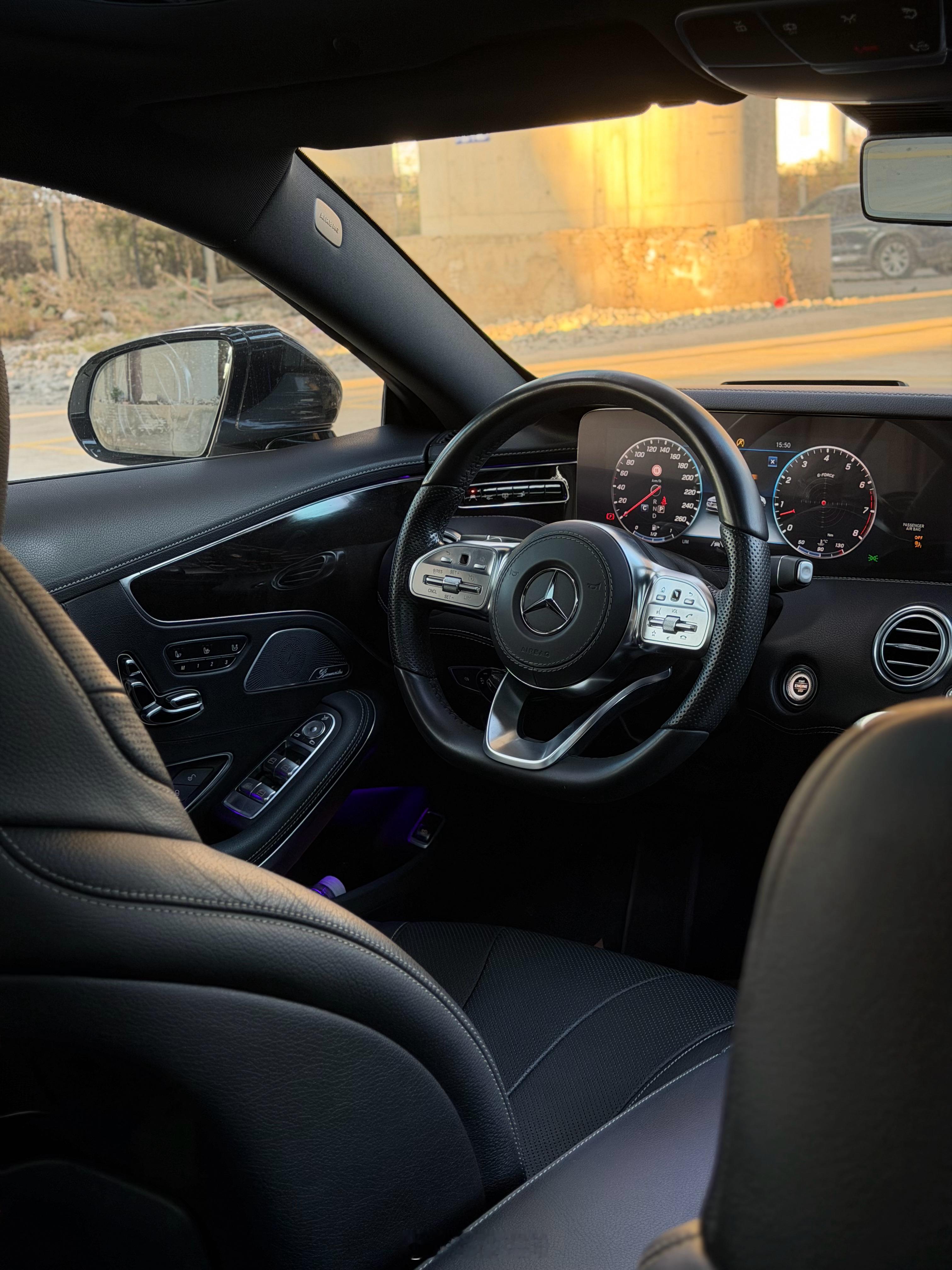 同样定位于「豪华GT」市场同样名字都以「字母B」开头同样都融入了「无B柱」设计S