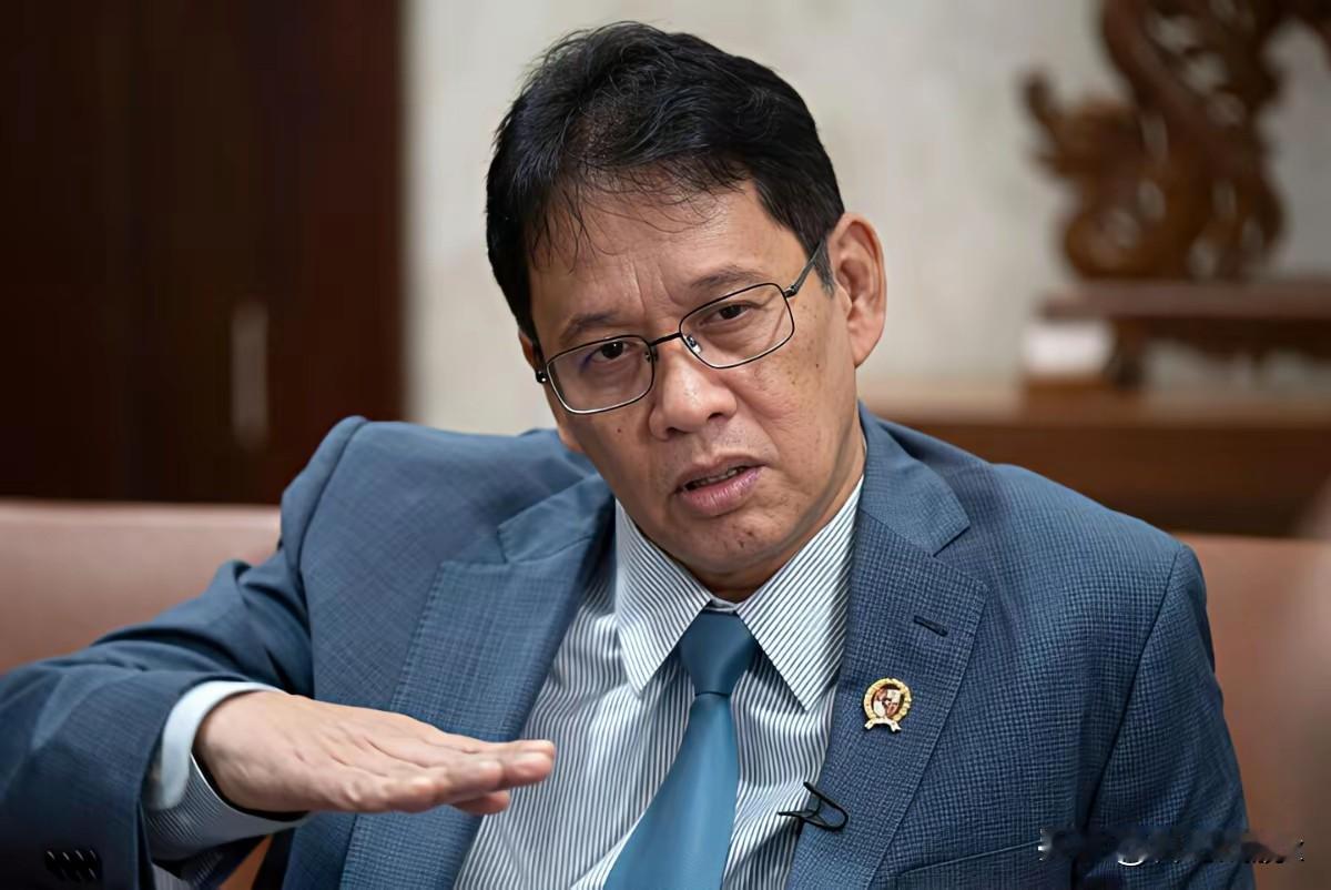 印尼财长狂言:对通过马六甲海峡船只收费

印尼财长最近放了个话，把大家都惊着了。