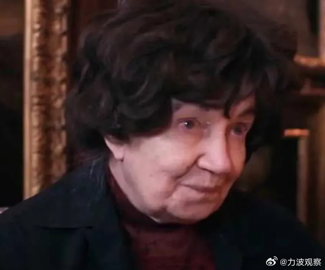 俄罗斯人对普京有多信任和爱戴？超出很多人的想象。近日，俄罗斯收藏家尼娜·莫列娃在