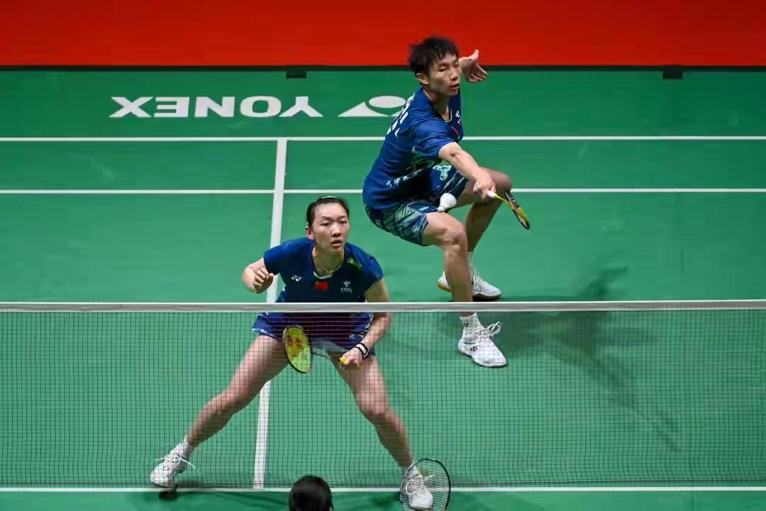 随着蒋振邦在全运会混双的首轮出局，再加上稍早的男双也是同样的结果，那么世界第一的