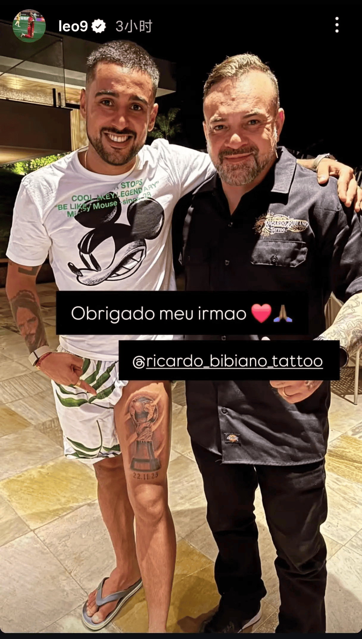 莱昂纳多社媒晒照，他吧2025中超冠军文在了自己大腿上