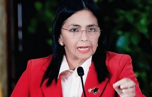 可悲至极，罗德里格斯被美国起诉，傀儡的路走到了头 。罗德里格斯本是马杜罗的副手。