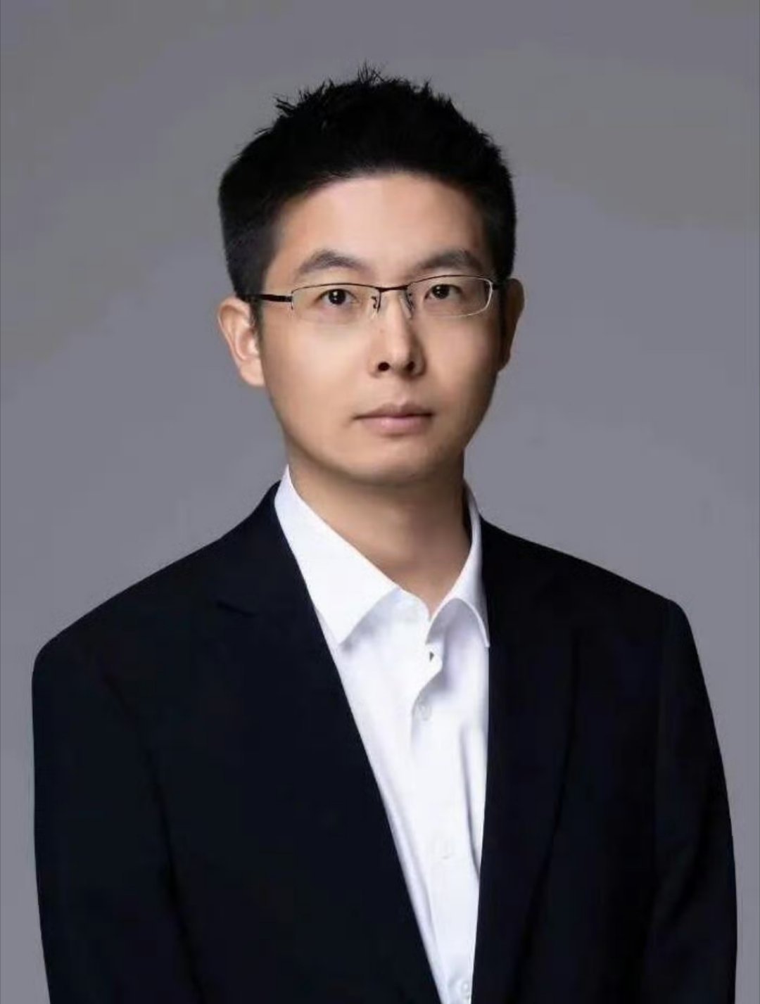 王兴兴在宇树科技IPO路演后加时回应的那段话，听着挺让人感慨的。2016年硕士毕